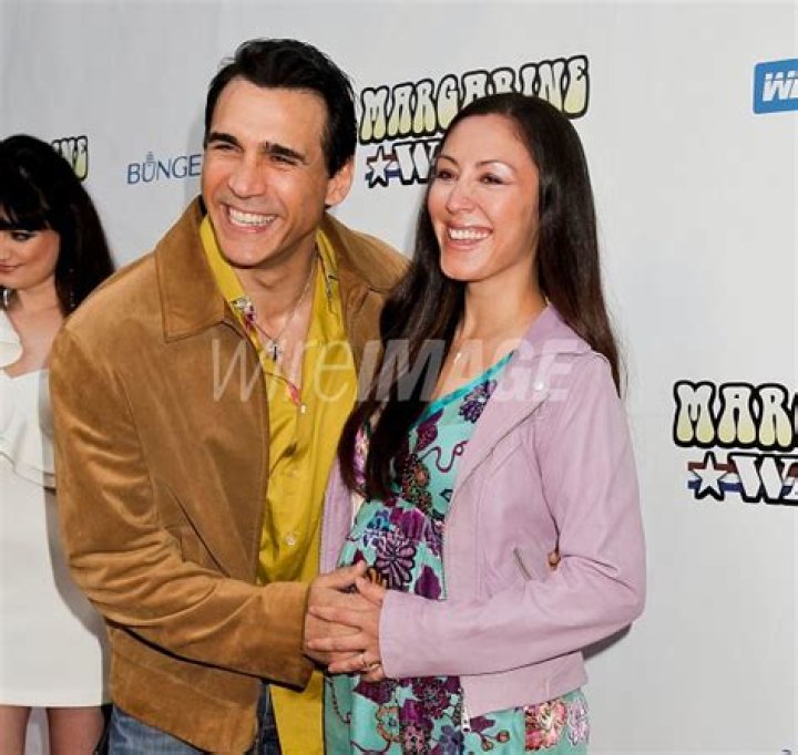 Adrian Paul Wife: The Untold Story of Love, Fame, and Family