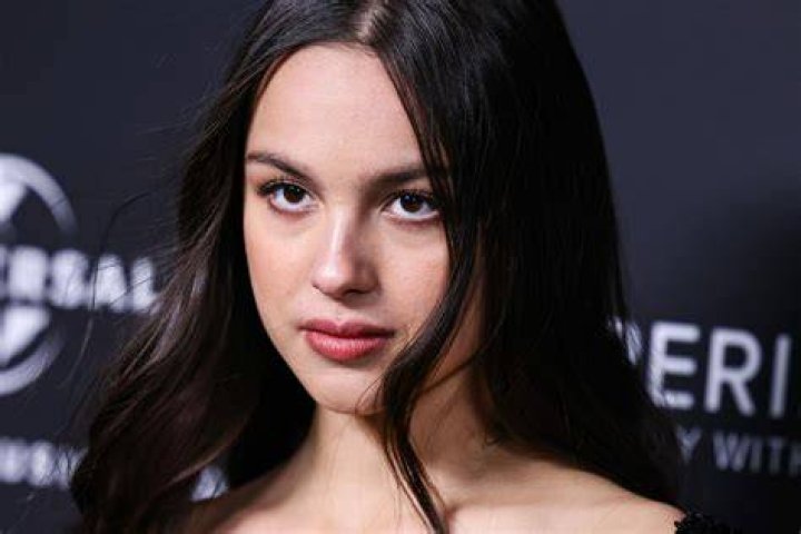 Alyx Star: A Rising Star in the Music Industry