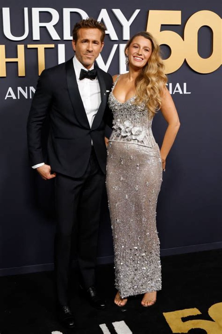 Blake Lively Height in Feet: The Truth Behind Her Glamorous Stature