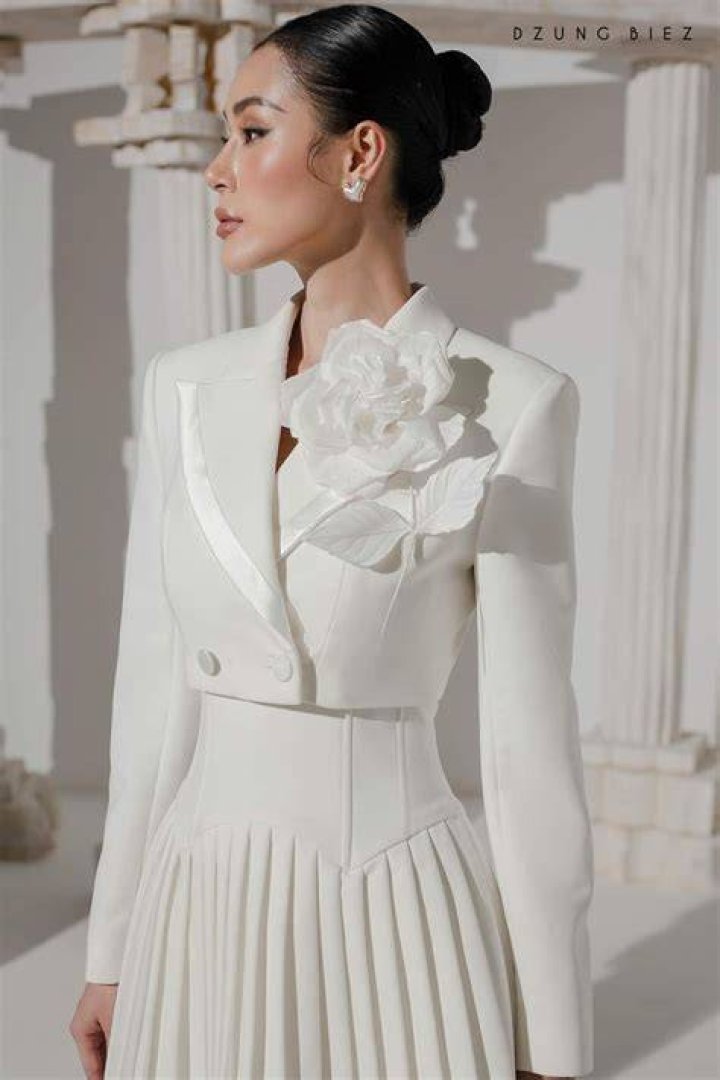 Carmela Clutch IG: Your Ultimate Guide to Discovering Style and Elegance