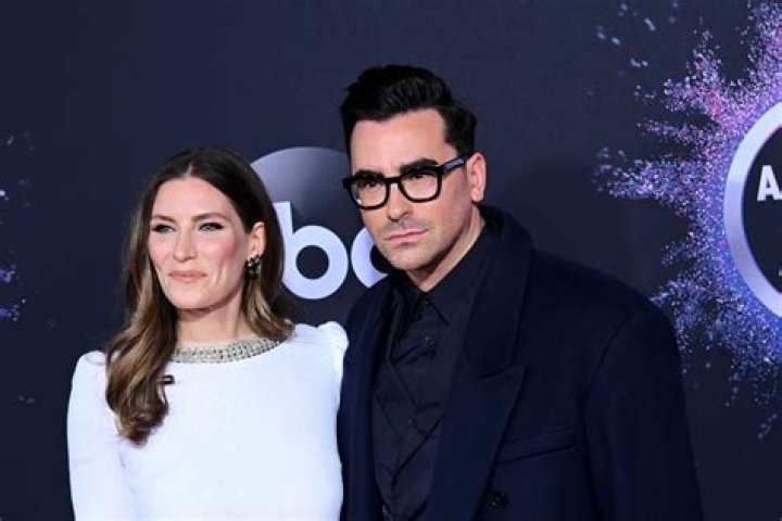 Dan Levy's Spouse: Unveiling His Relationship Status & Family Life