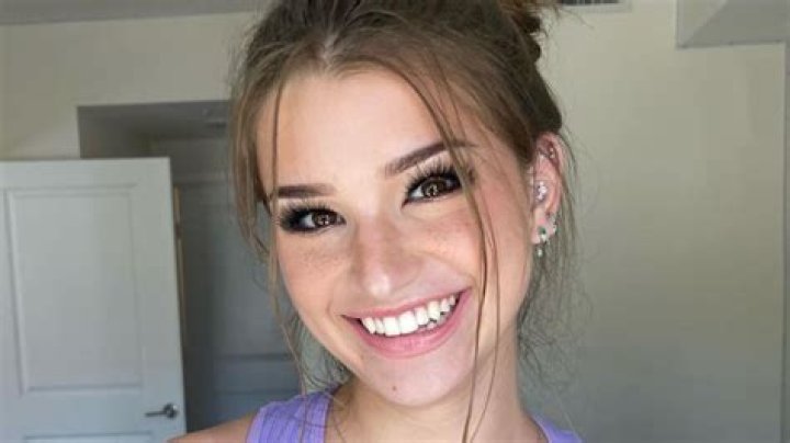 Discover Brooke Monk: TikTok Star's Business & Career Insights