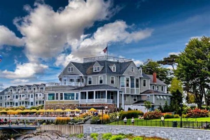Explore the Best Inner Harbor Waterfront Hotels for Your Dream Stay
