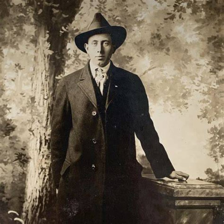 Frank Nitti: The Man Behind the Shadows