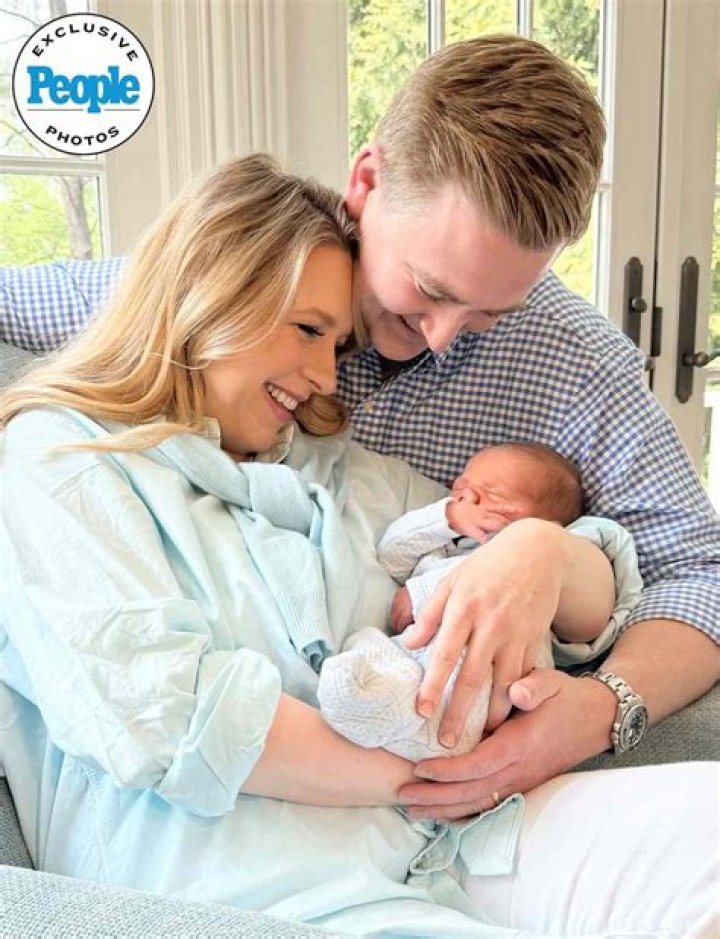 Hillary Vaughn & Peter Doocy: Health & News - What's the Story?