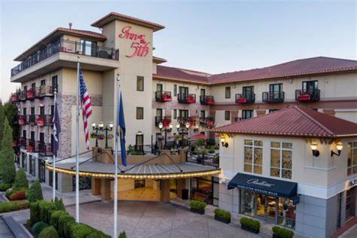 Inn on the 5th Eugene: A Luxurious Escape in Oregon