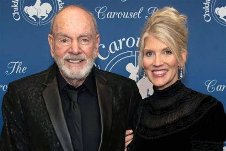 Is Neil Diamond Married? Discovering the Love Life of the Legendary Singer