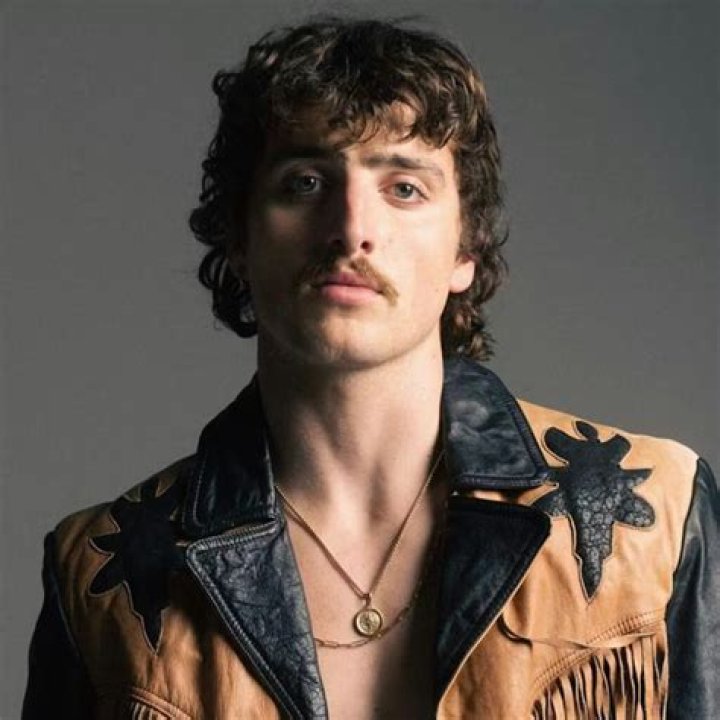 Jaden Hiller: Rising Star in the Music Scene