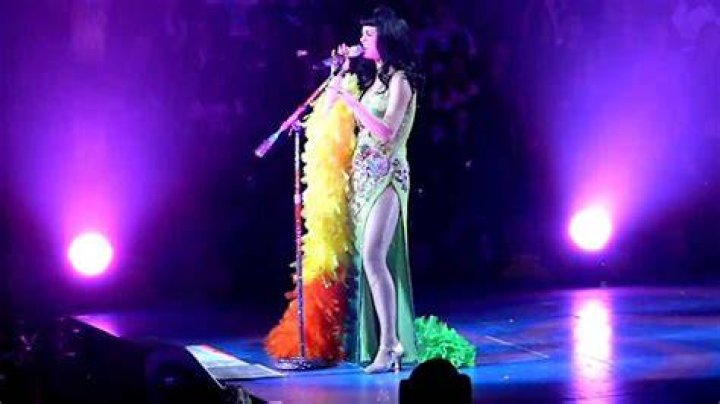 Katy Perry Fainting on Stage: A Comprehensive Look into the Incident