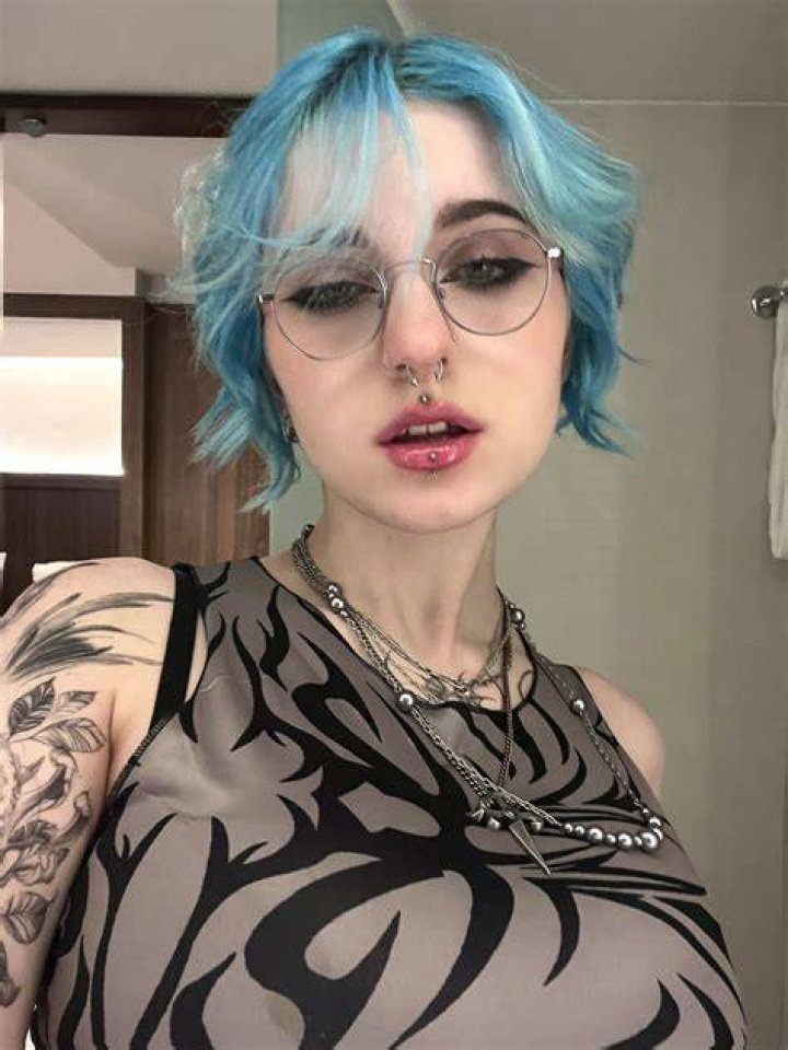 Lyra Crow Naked: Unveiling the Truth Behind the Sensation