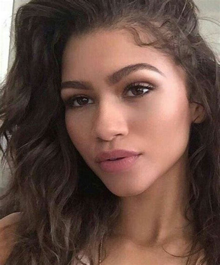 Natural Zendaya Makeup: A Step-by-Step Guide to Achieving Her Effortless Look