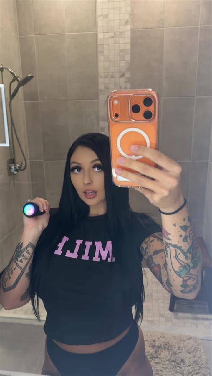 OnlyFans: Explore the World of Indianamylf Now!