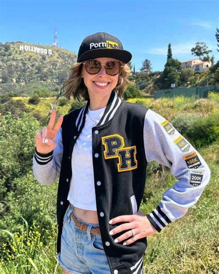 Serenity Cox Net Worth: A Comprehensive Look into Her Career and Wealth