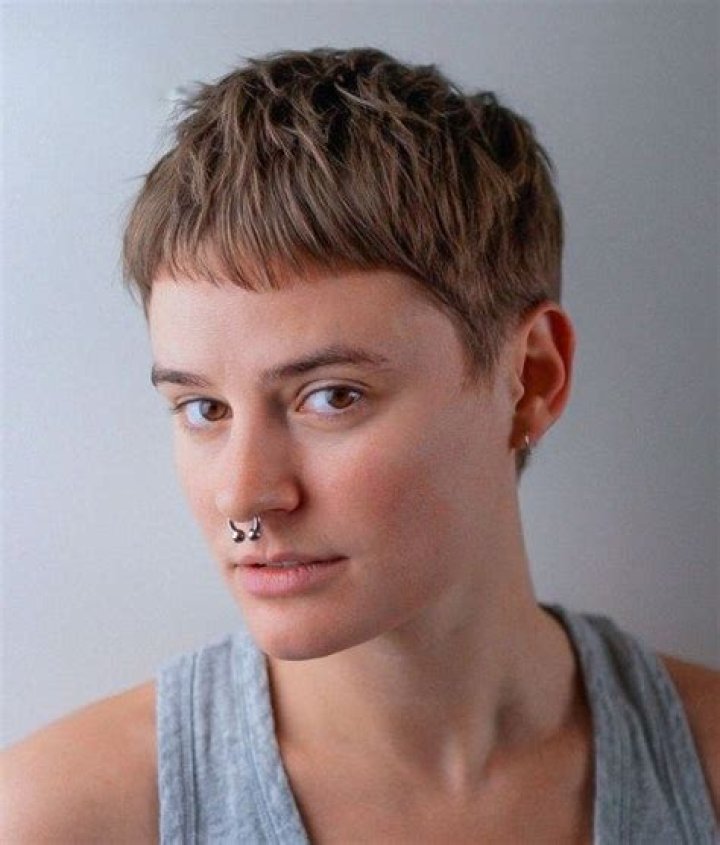 Short Gender Neutral Hairstyles: A Stylish and Inclusive Choice