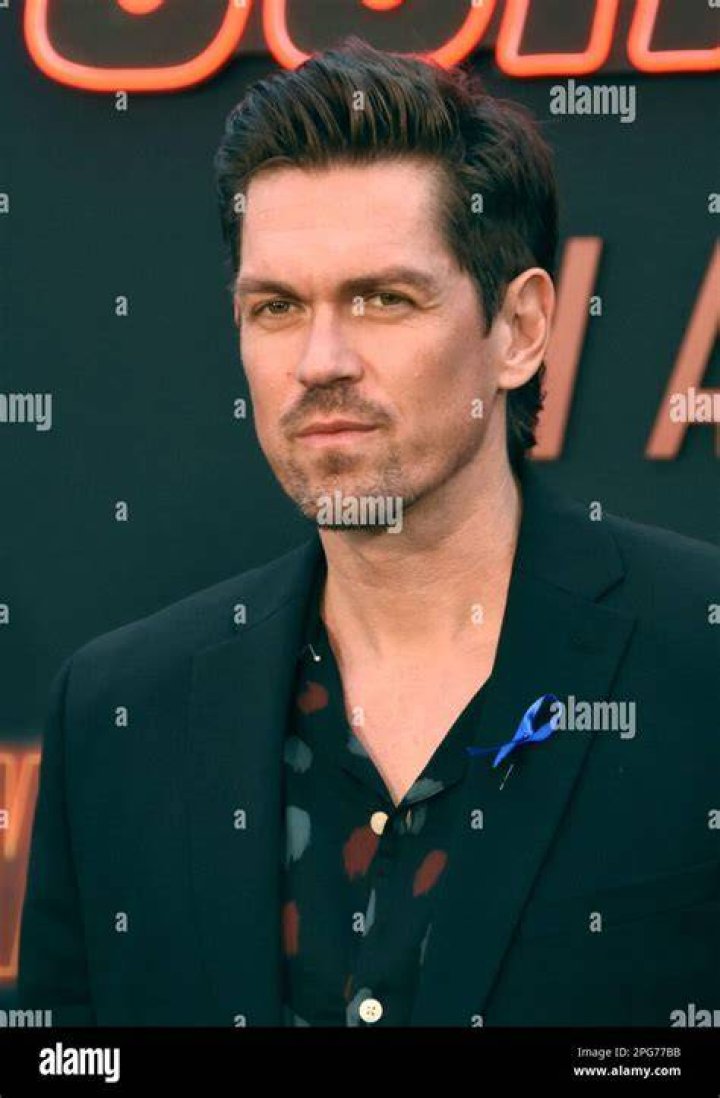 Steve Howey: The Talented Actor Making Waves in Hollywood
