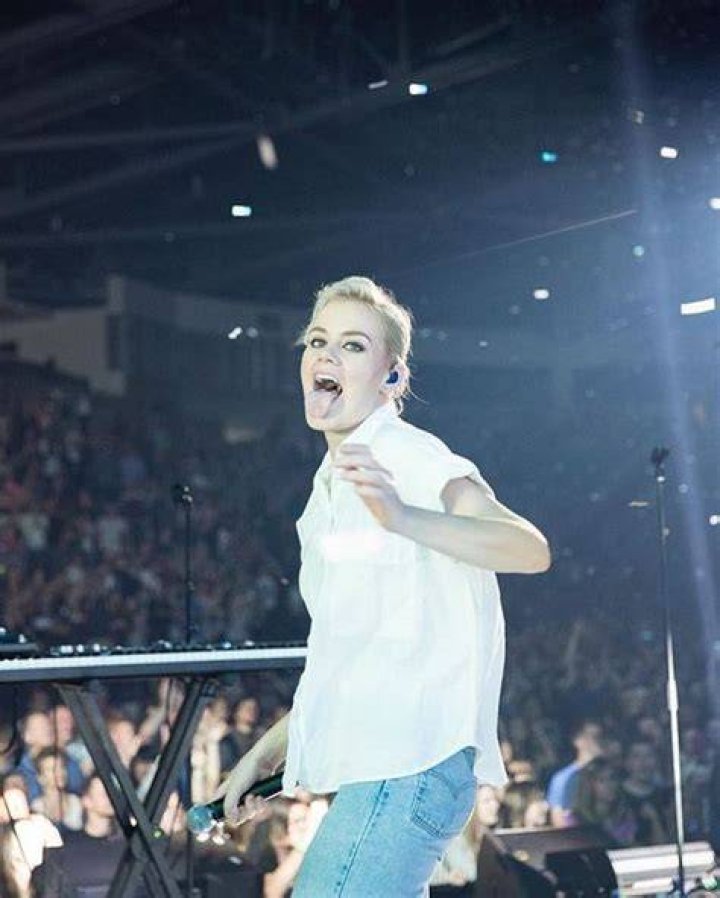 Taya's Hillsong Exit: A New Chapter & 