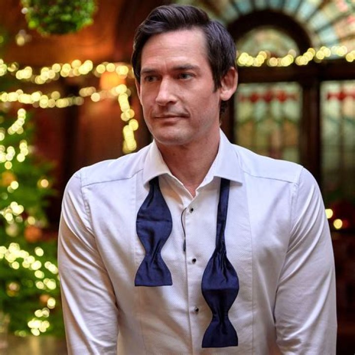 Tyler Hynes: Your Ultimate Guide to the Hallmark Star - [Updated]