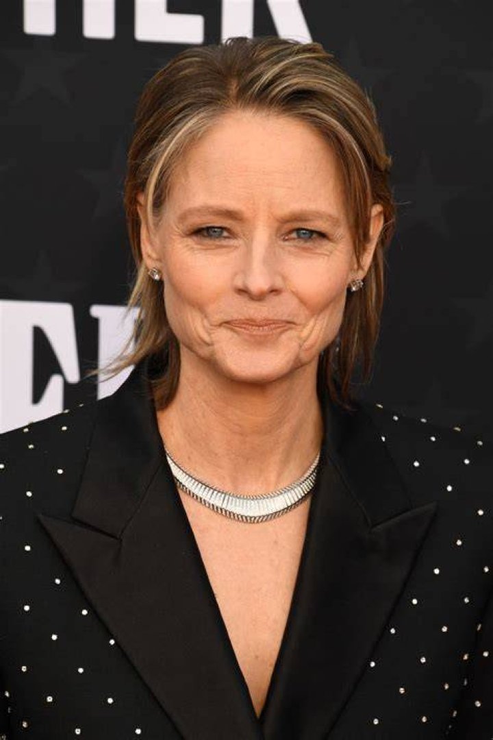 Unveiling Jodie Foster's Education & Early Life: A Look Back