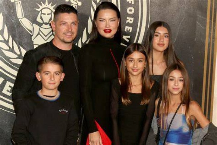 Unveiling the Adriana Lima 1998 Incident: A Deep Dive into Her Early Career and Challenges